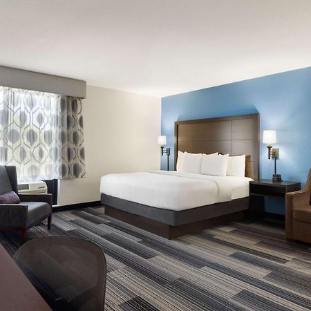 La Quinta By Wyndham Springfield Airport Plaza Ξενοδοχείο Εξωτερικό φωτογραφία
