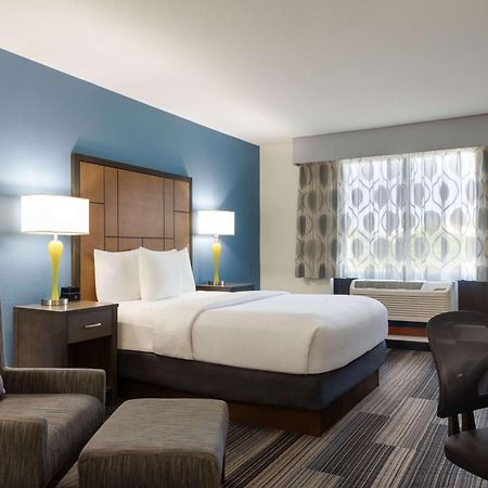 La Quinta By Wyndham Springfield Airport Plaza Ξενοδοχείο Εξωτερικό φωτογραφία
