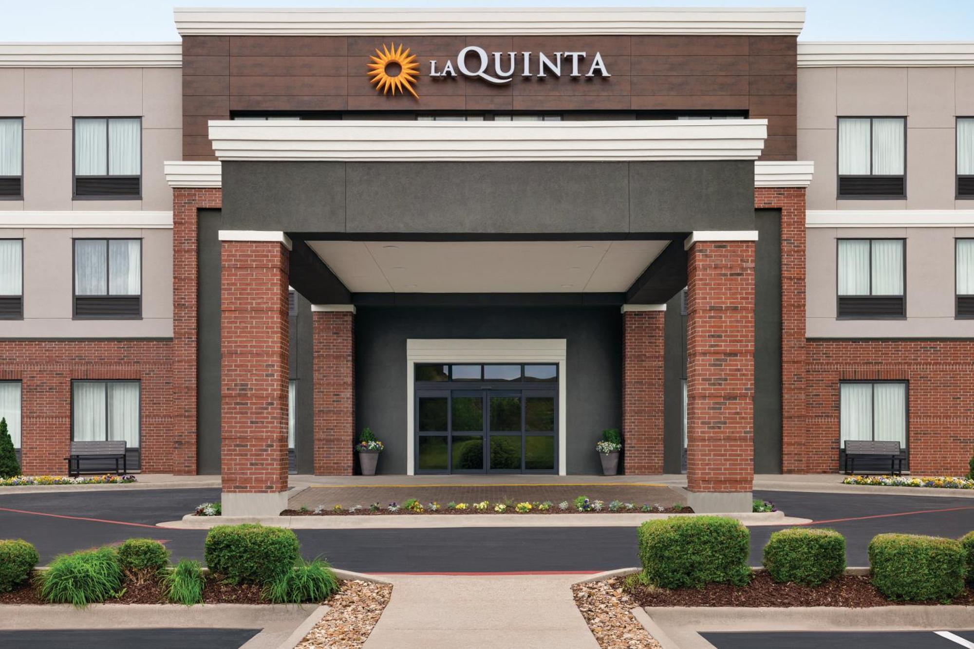 La Quinta By Wyndham Springfield Airport Plaza Ξενοδοχείο Εξωτερικό φωτογραφία