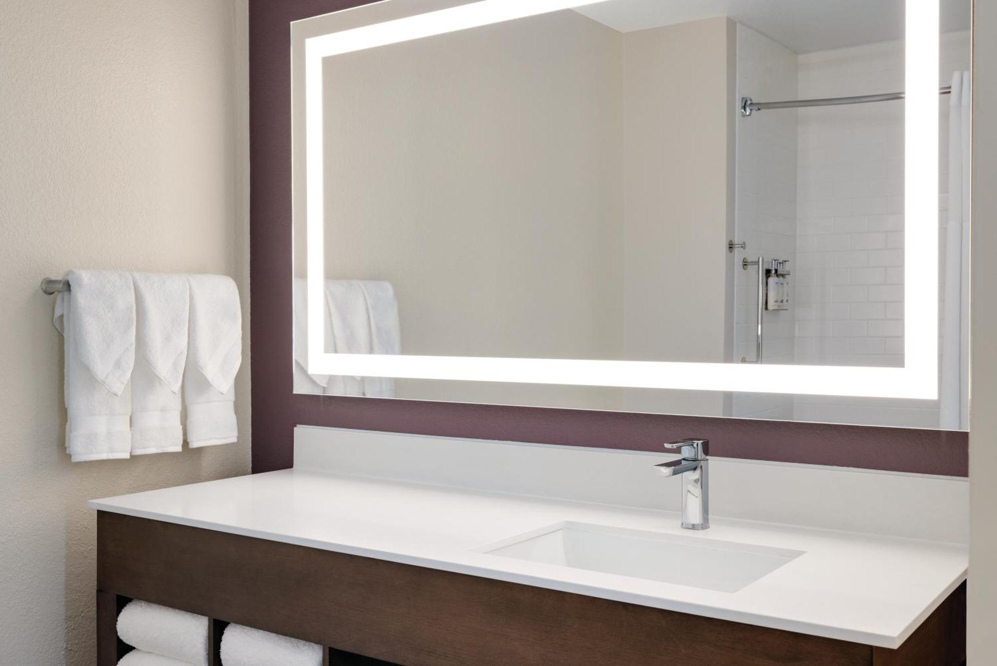 La Quinta By Wyndham Springfield Airport Plaza Ξενοδοχείο Εξωτερικό φωτογραφία