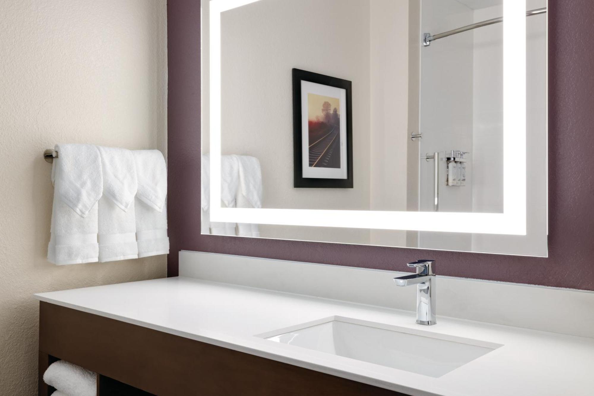La Quinta By Wyndham Springfield Airport Plaza Ξενοδοχείο Εξωτερικό φωτογραφία