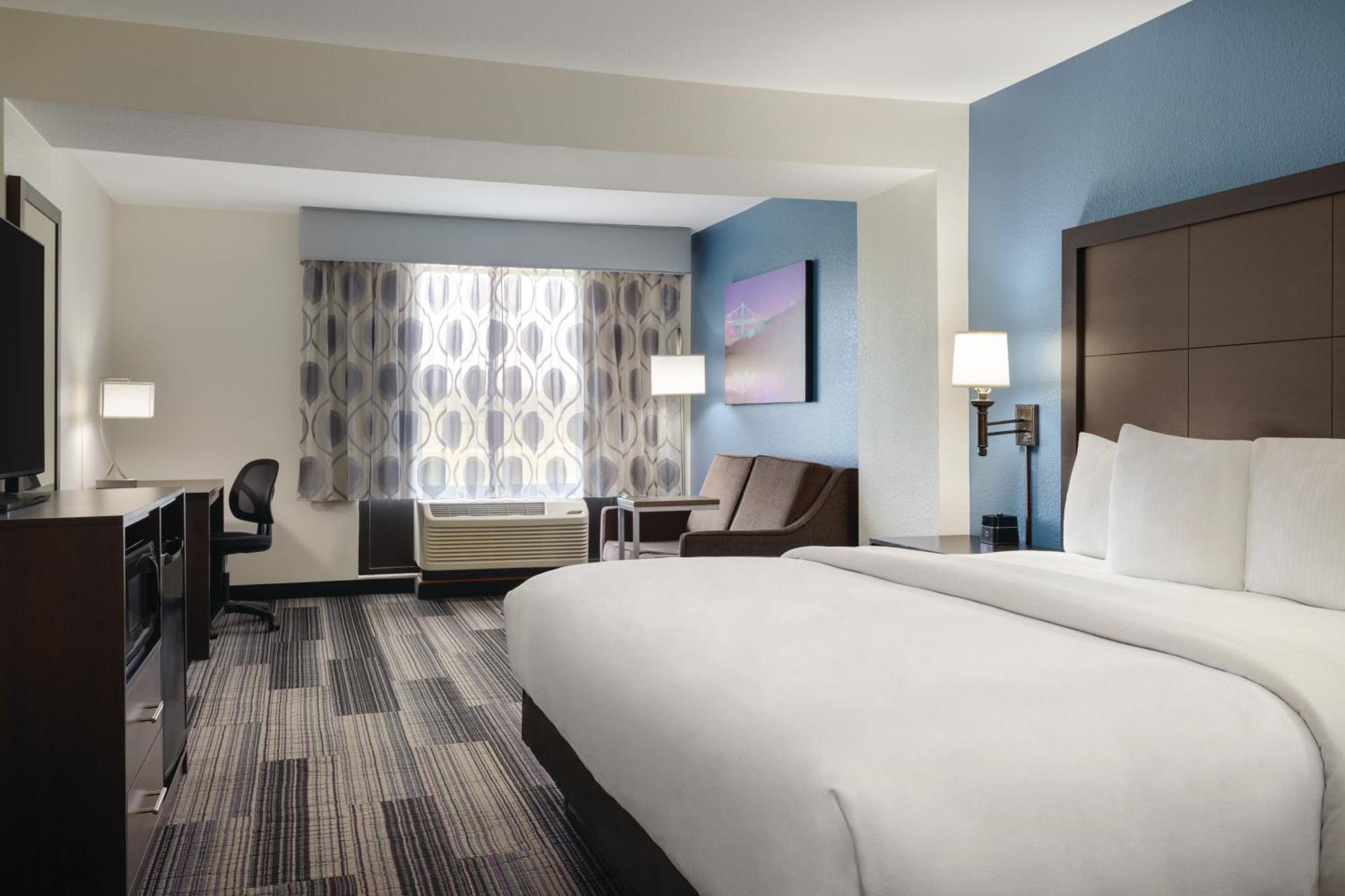 La Quinta By Wyndham Springfield Airport Plaza Ξενοδοχείο Εξωτερικό φωτογραφία