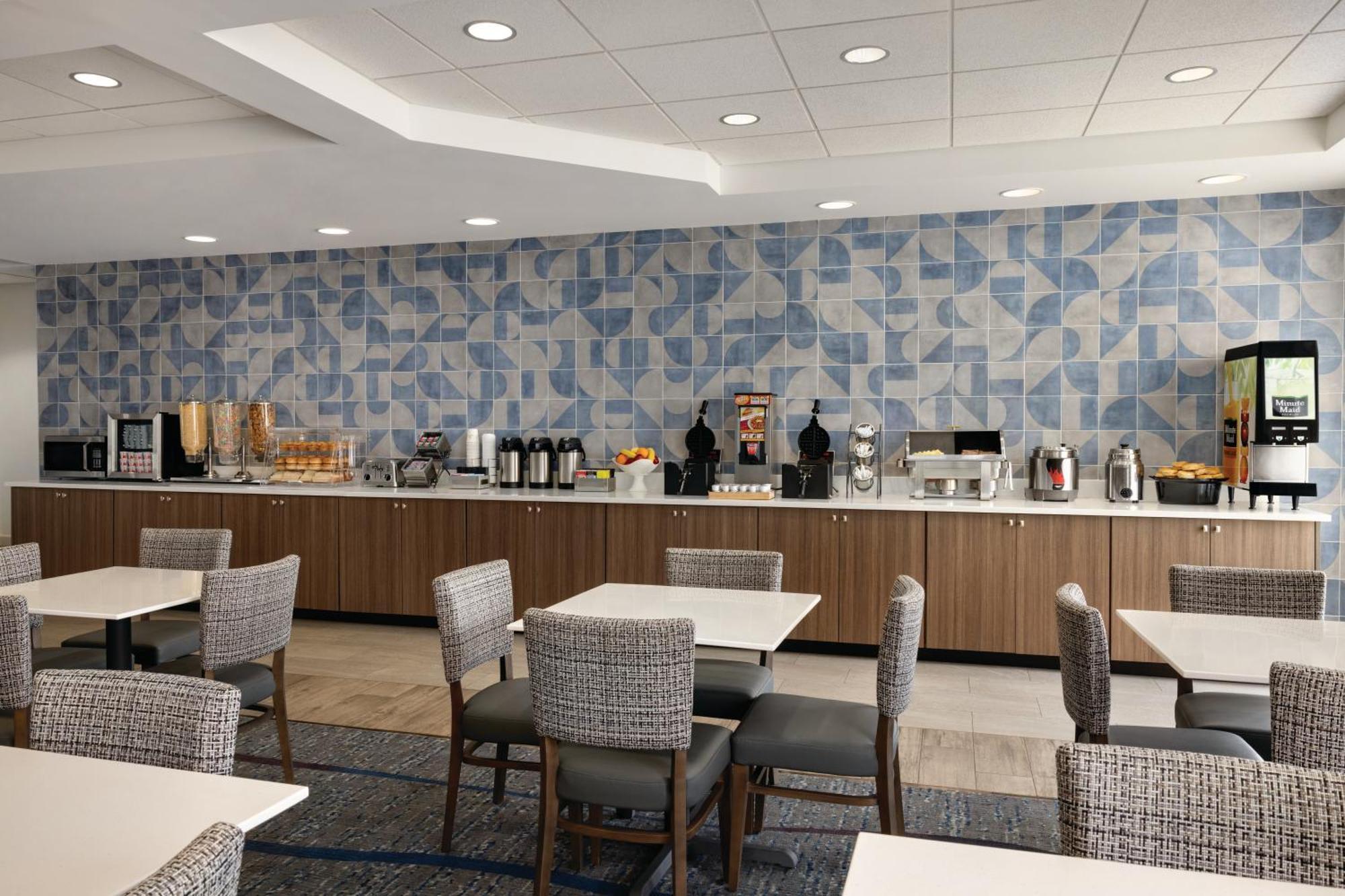 La Quinta By Wyndham Springfield Airport Plaza Ξενοδοχείο Εξωτερικό φωτογραφία