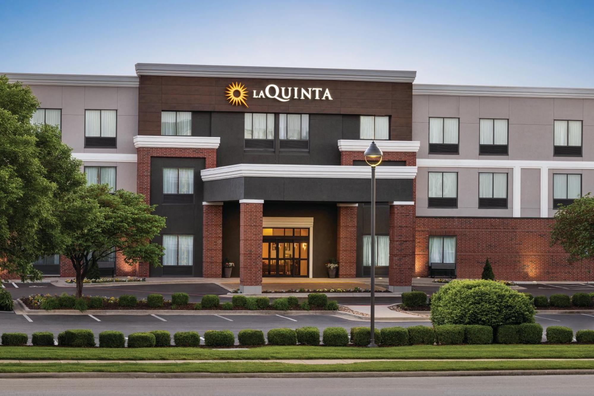 La Quinta By Wyndham Springfield Airport Plaza Ξενοδοχείο Εξωτερικό φωτογραφία